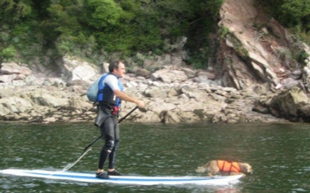  Paddleboarding con el mejor cuale del hombre